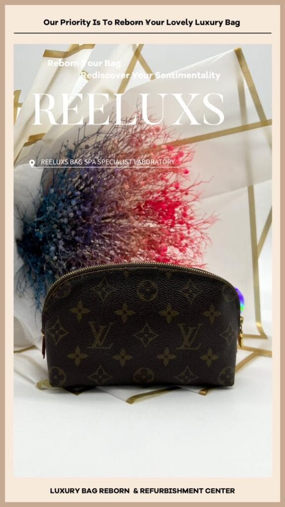 Pochette Cosmetic Makeup Pouch Interior Oxidation Damaged — frame 2