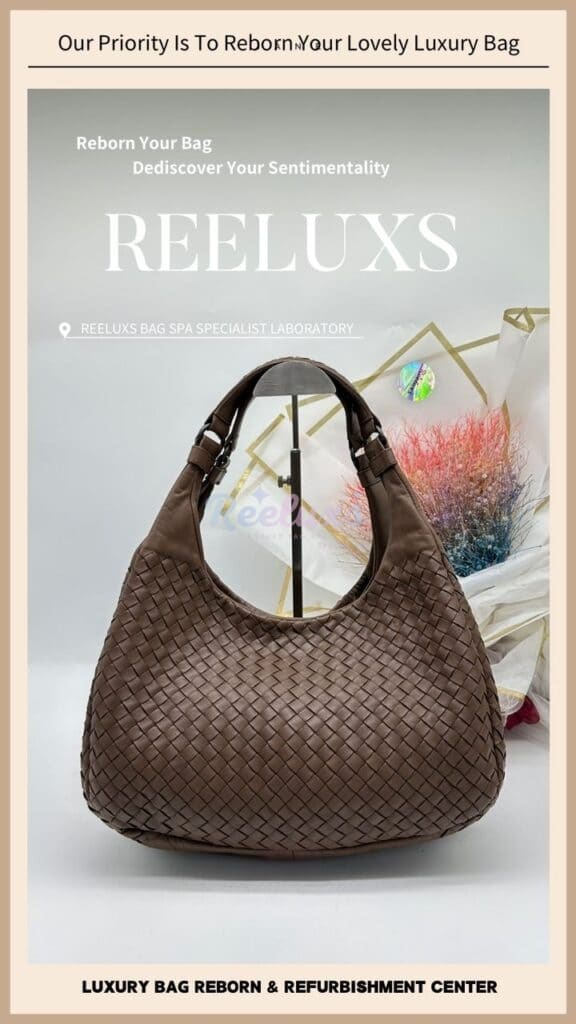 Hobo Bag Vintage Corner Damaged Leather Color Faded Peel Off — frame 20