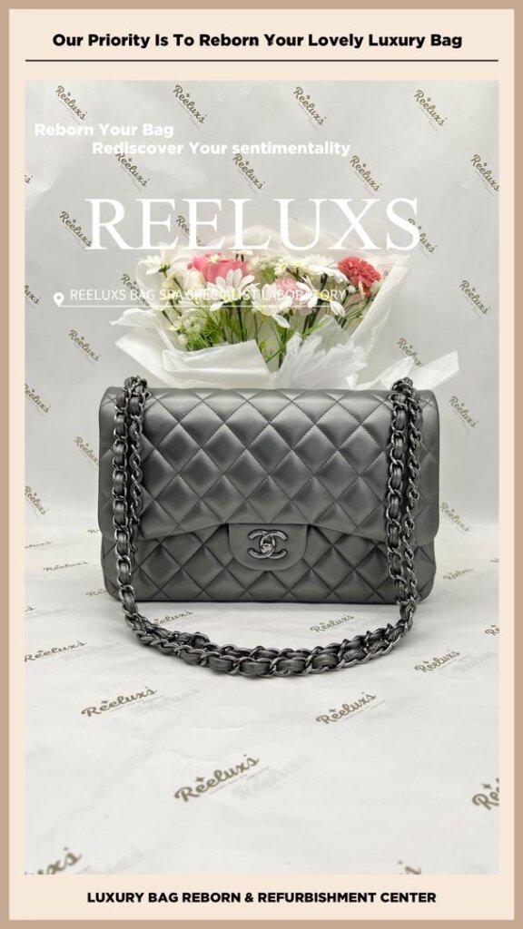 Classic Flap Bag Metallic Leather Mold Spot Damaged — frame 8