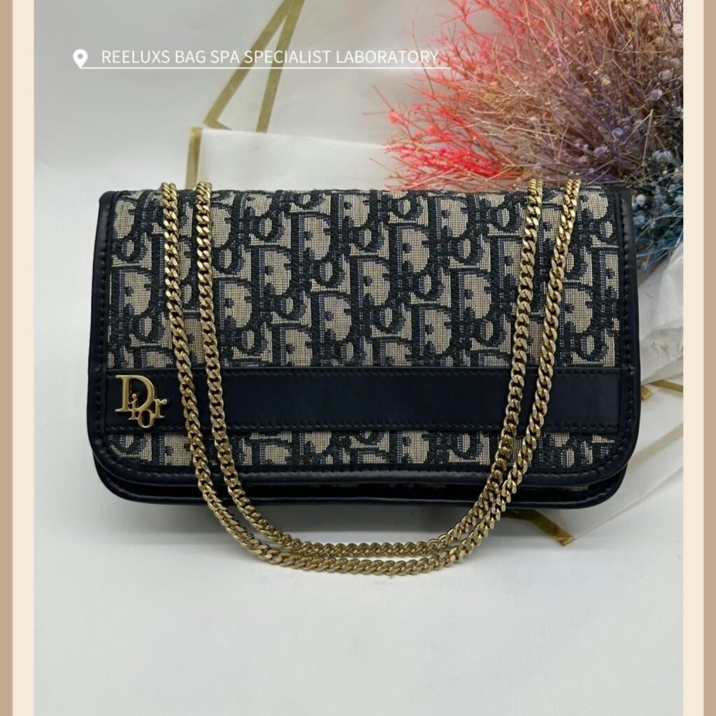 Christian Dior Dior Oblique Shoulder Bag Fabric Yellowish Heavy Stain Damage — frame 8